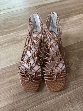 Never Worn Louise et Cie Lo Aleda Sandals 7.5